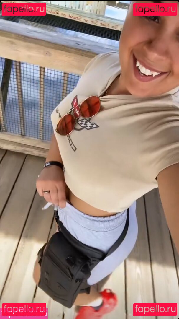 JustYeliz / yesjulz Onlyfans Photo Gallery 