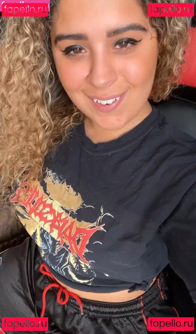 JustYeliz / yesjulz Onlyfans Photo Gallery 