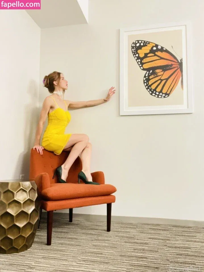 Octavia Red Onlyfans Photo Gallery 