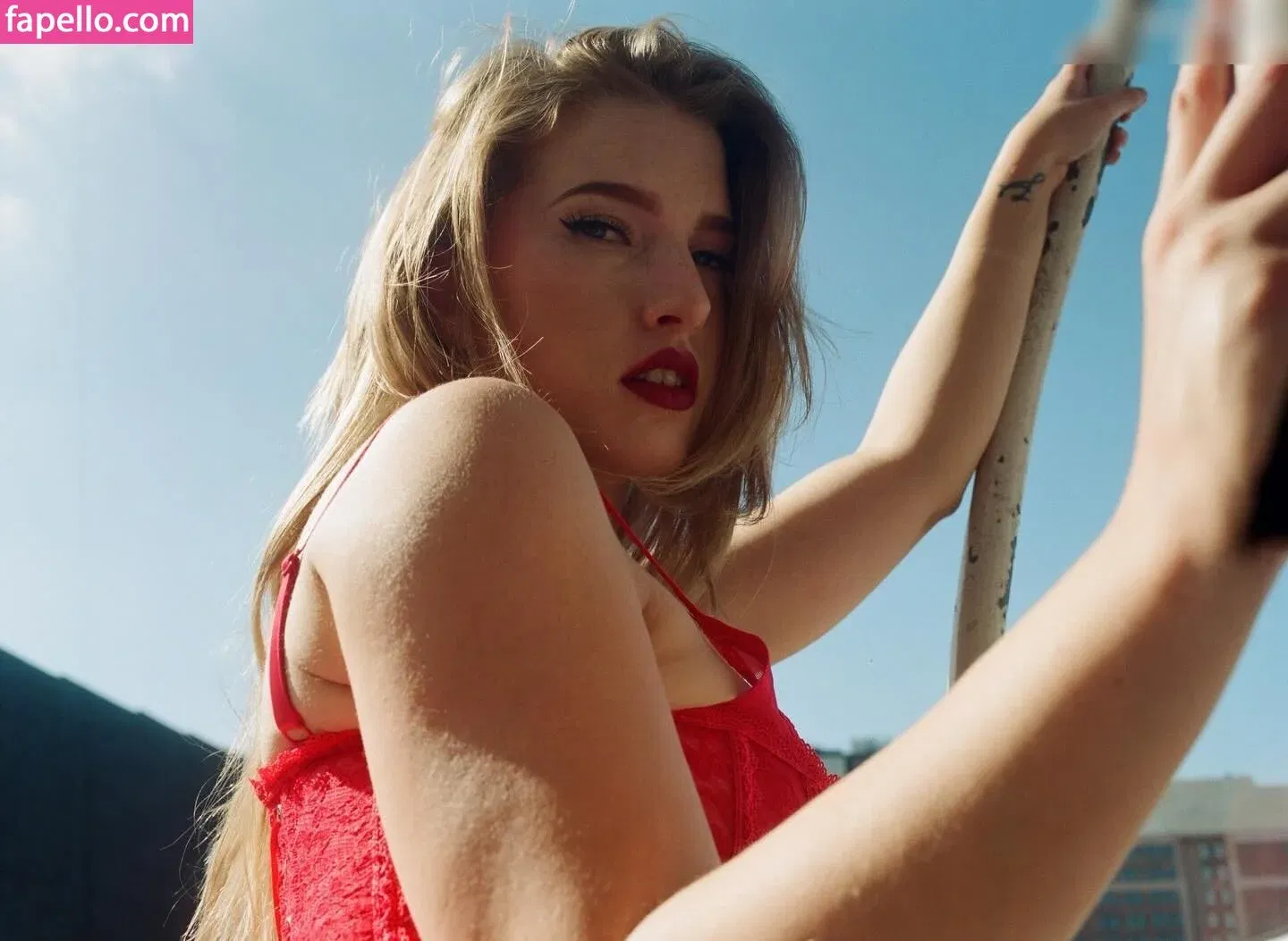 Octavia Red Onlyfans Photo Gallery 