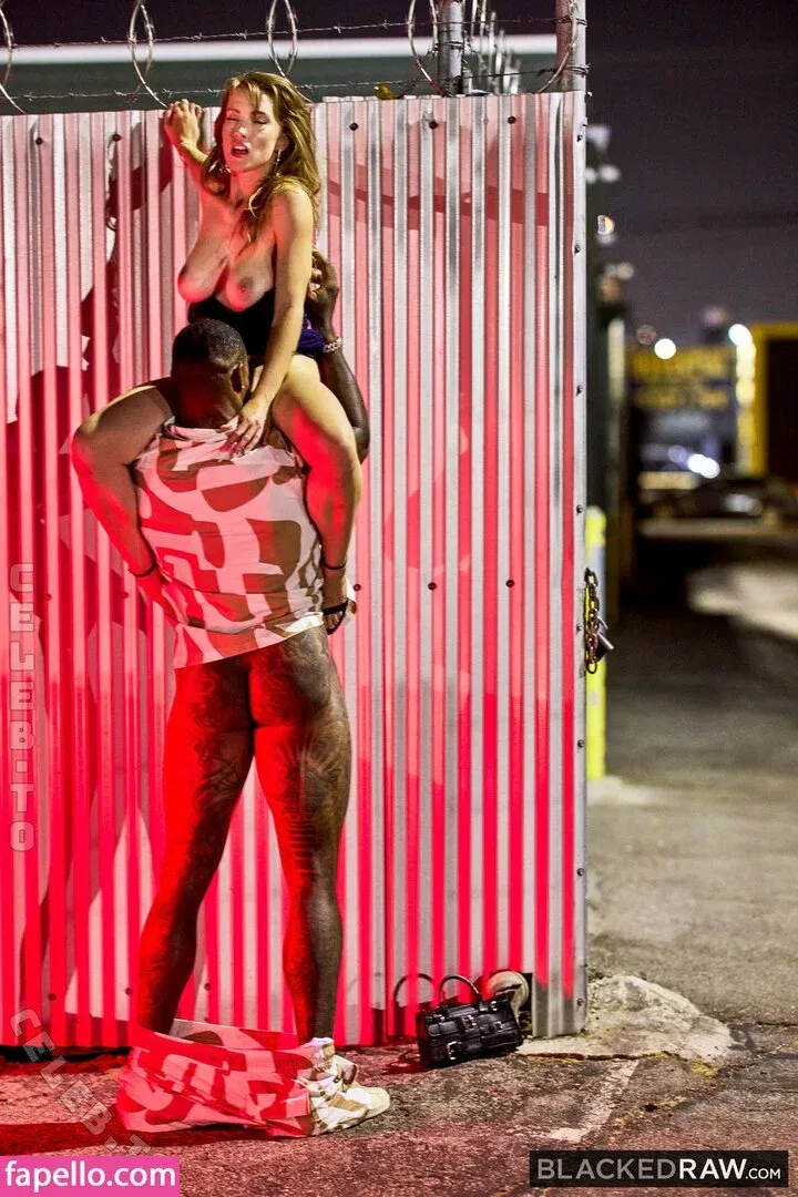 Octavia Red Onlyfans Photo Gallery 