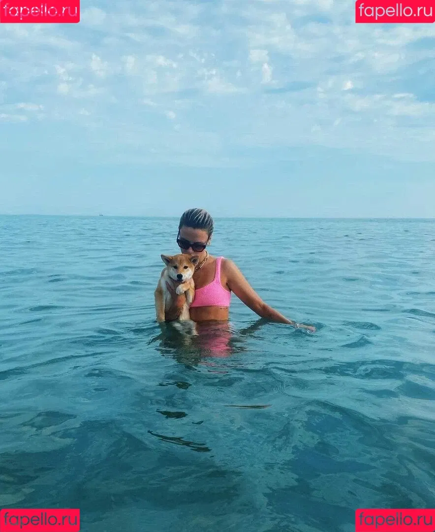 Wallis Day Onlyfans Photo Gallery 