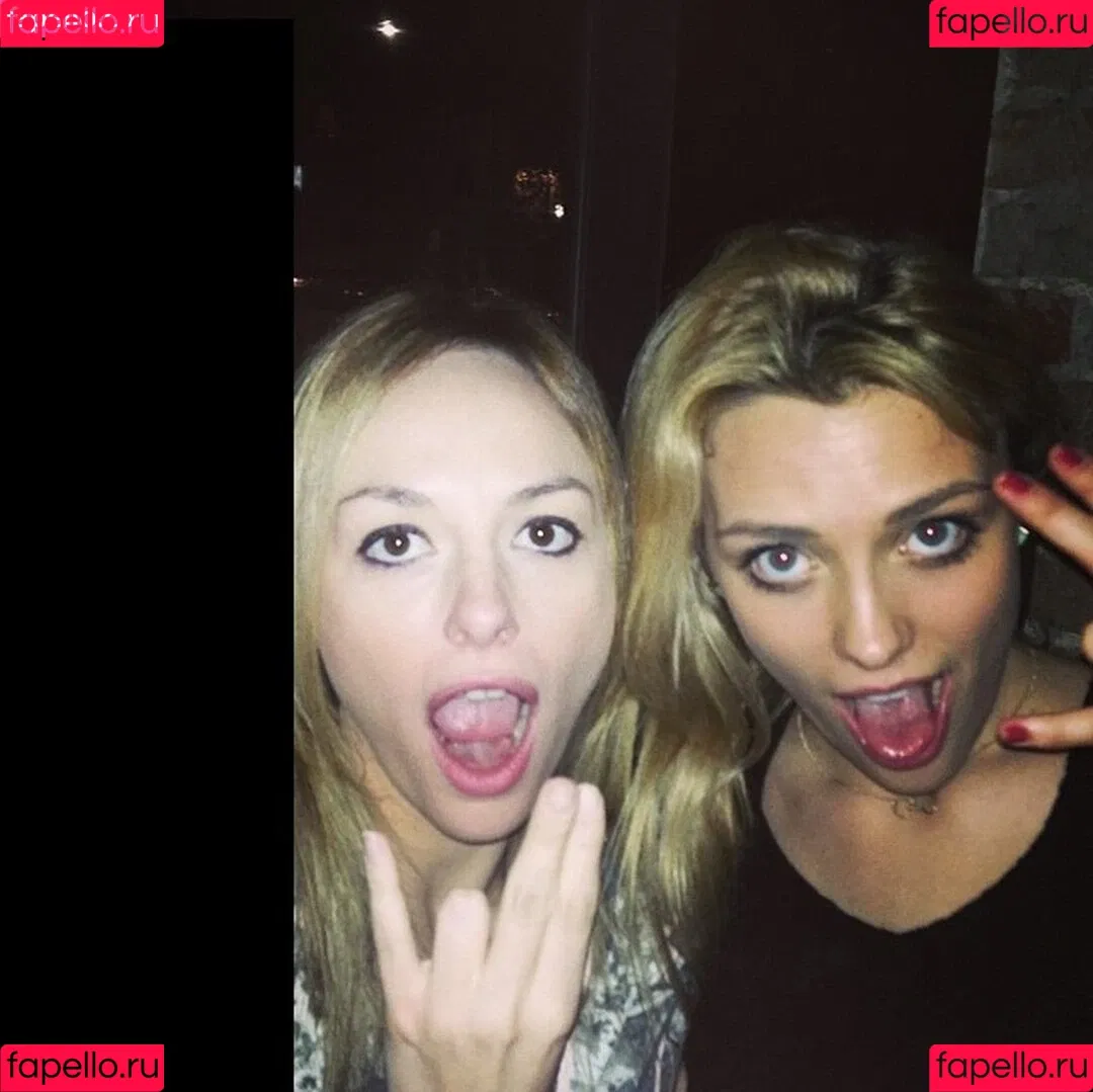 Wallis Day Onlyfans Photo Gallery 