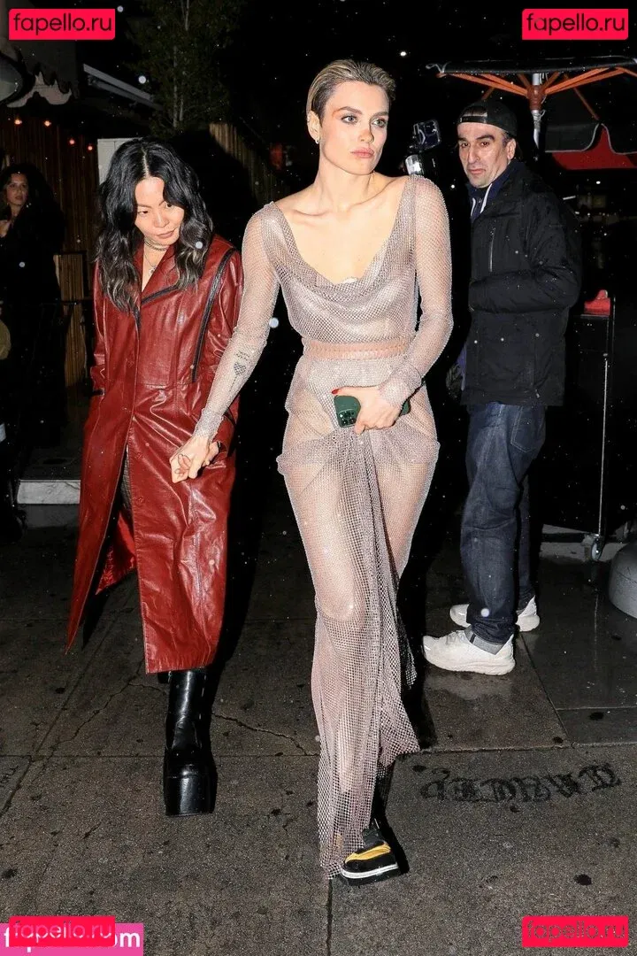 Wallis Day Onlyfans Photo Gallery 