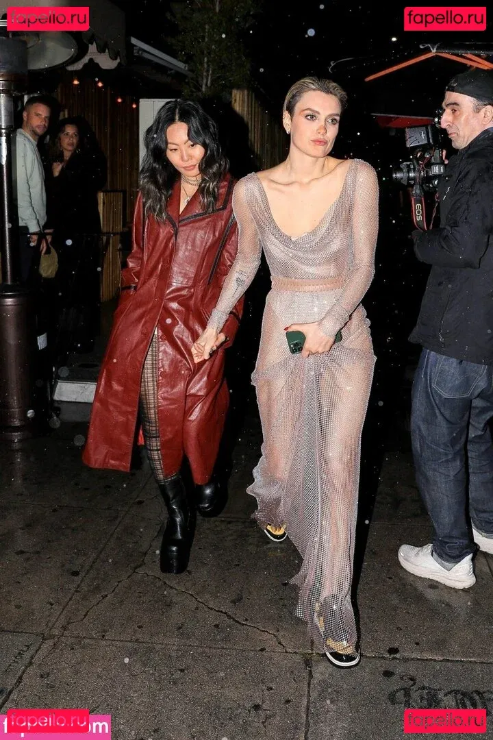 Wallis Day Onlyfans Photo Gallery 