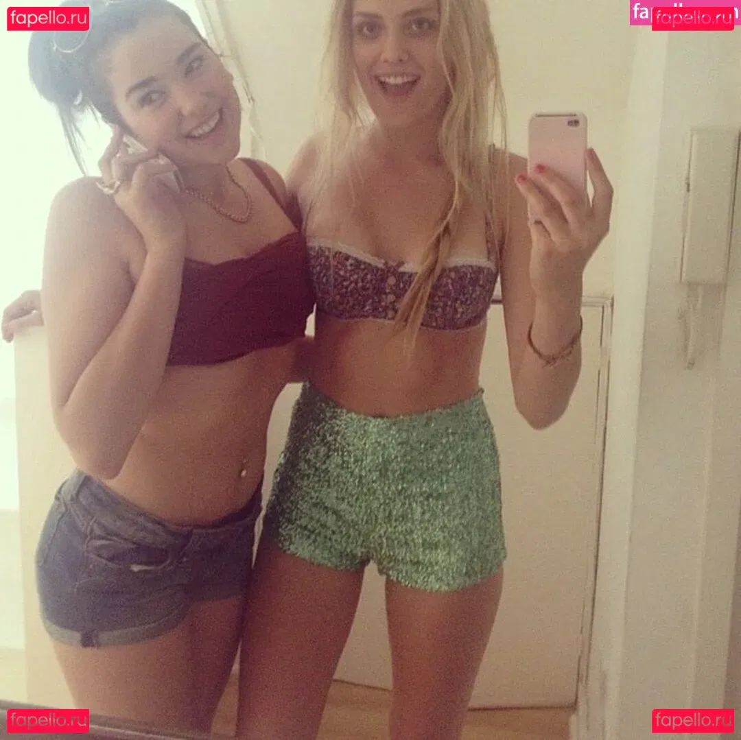 Wallis Day Onlyfans Photo Gallery 