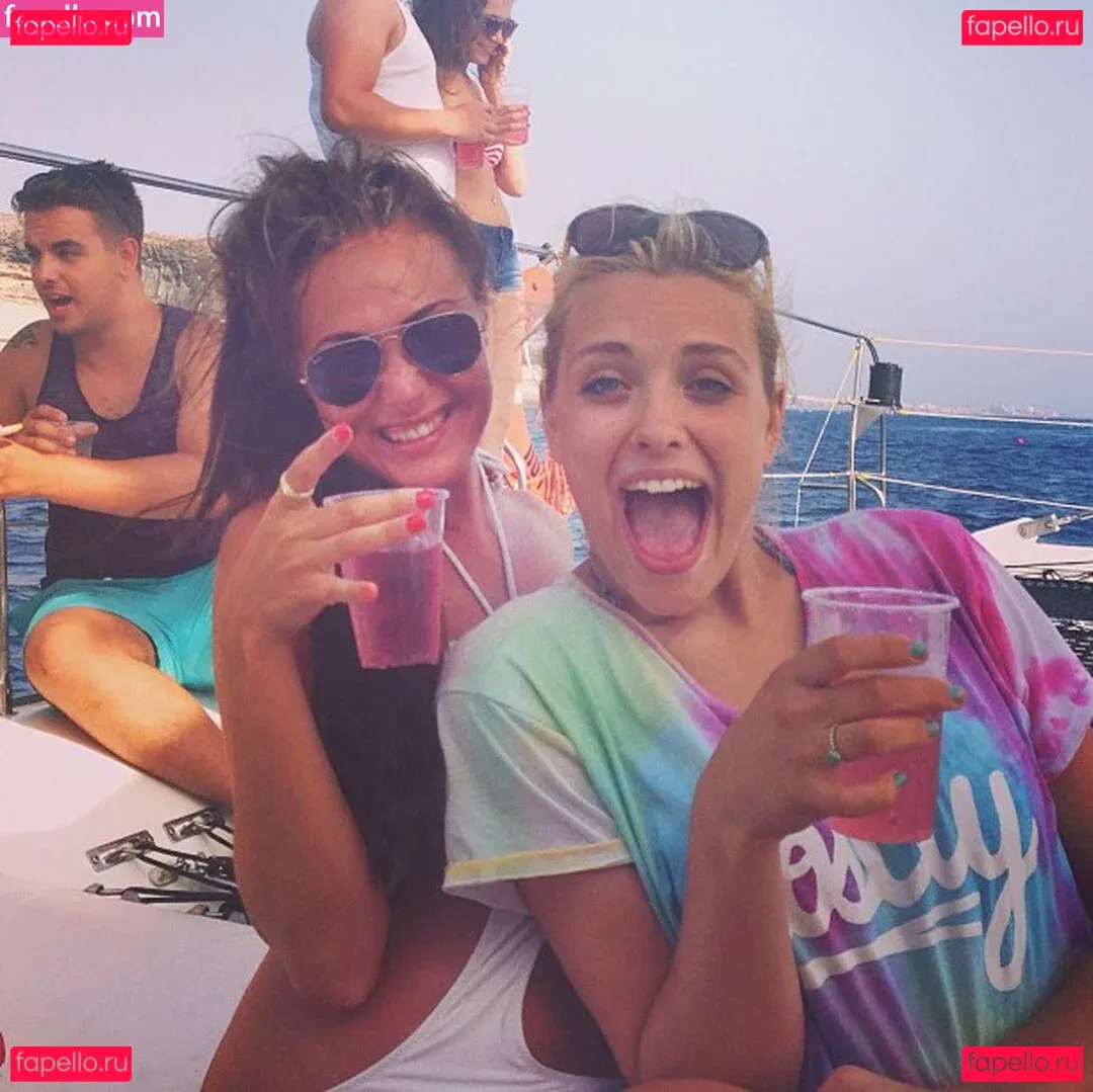 Wallis Day Onlyfans Photo Gallery 