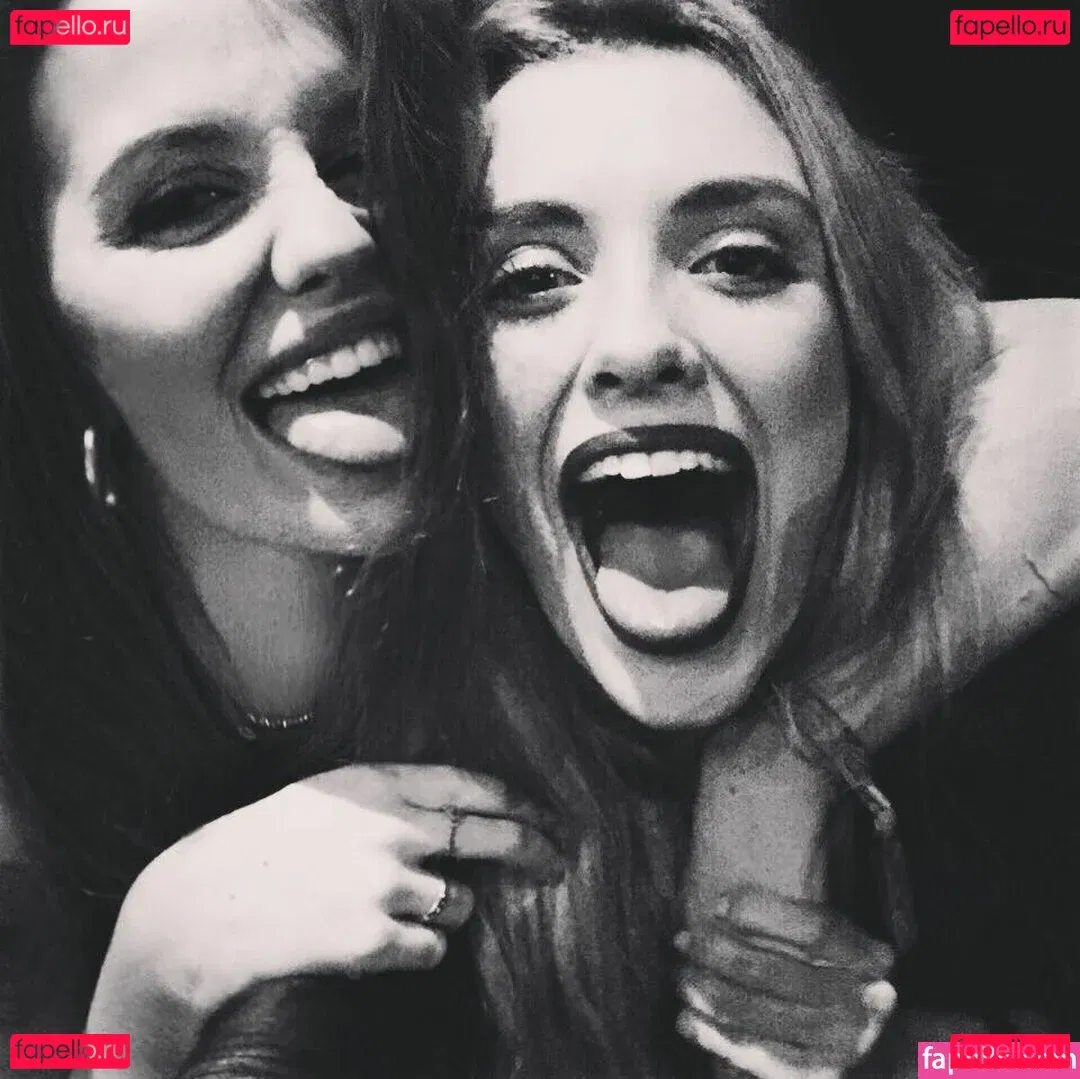 Wallis Day Onlyfans Photo Gallery 