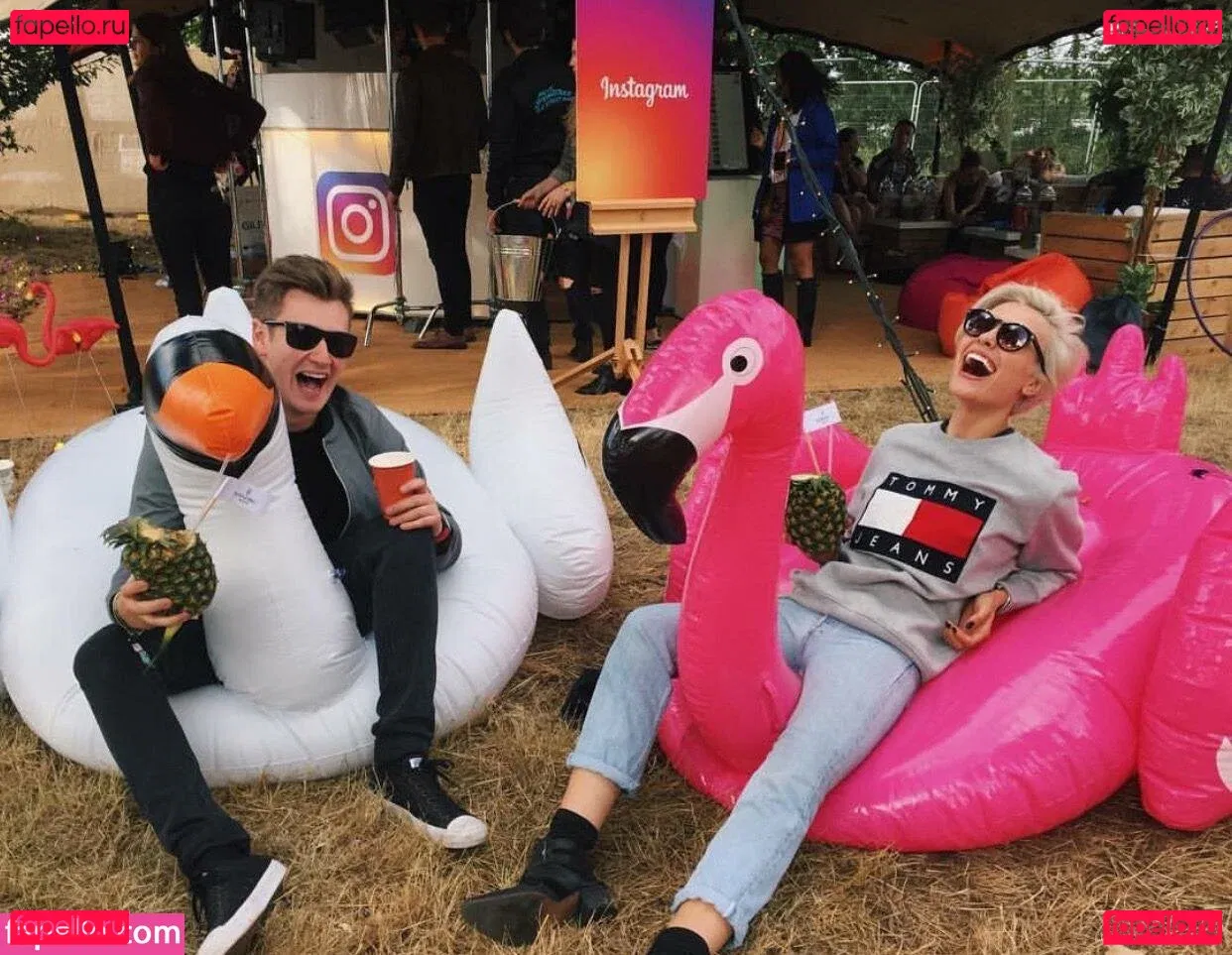 Wallis Day Onlyfans Photo Gallery 