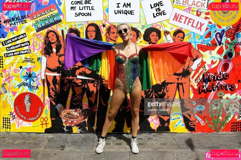 Wallis Day Onlyfans Photo Gallery 