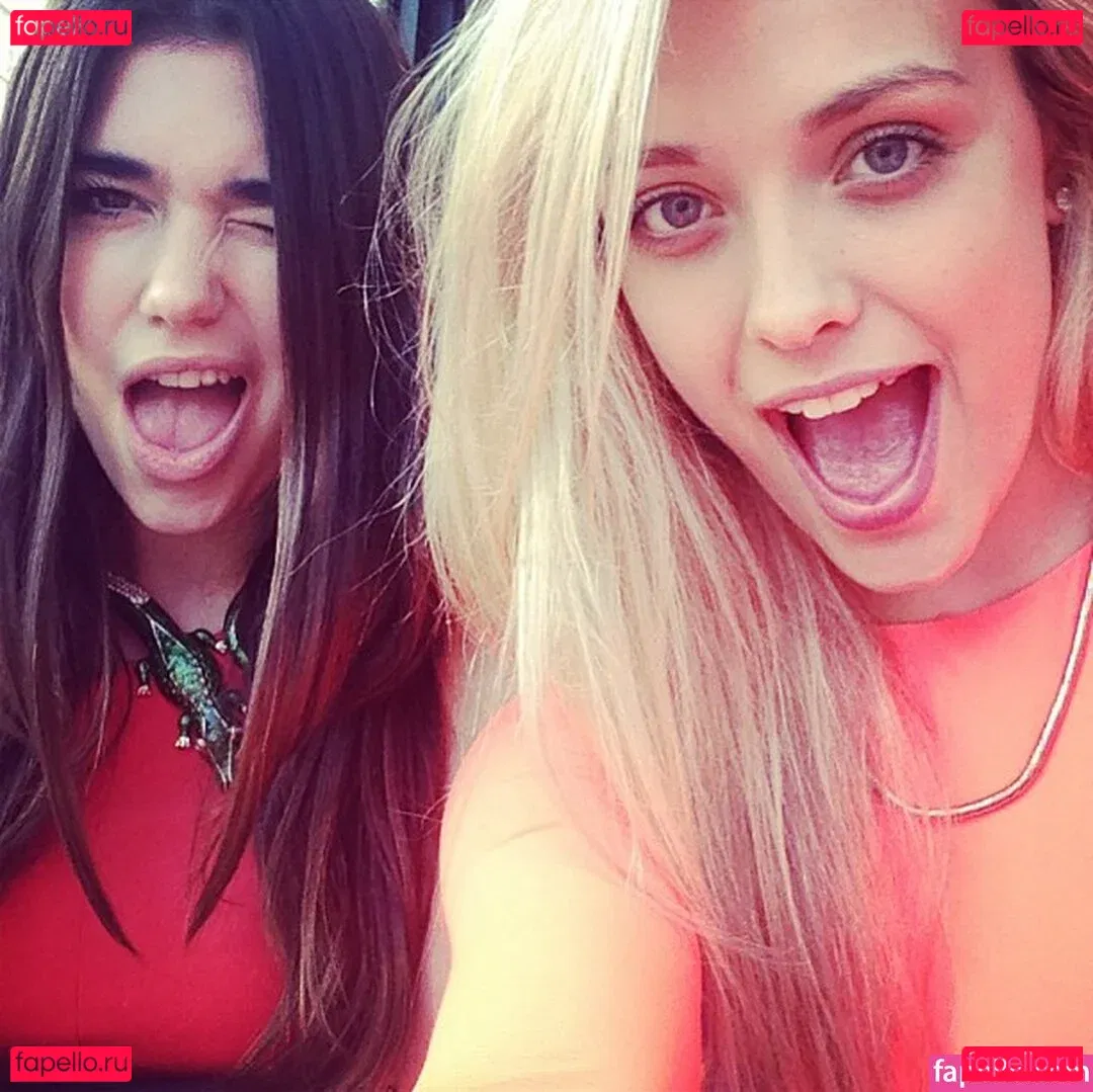 Wallis Day Onlyfans Photo Gallery 