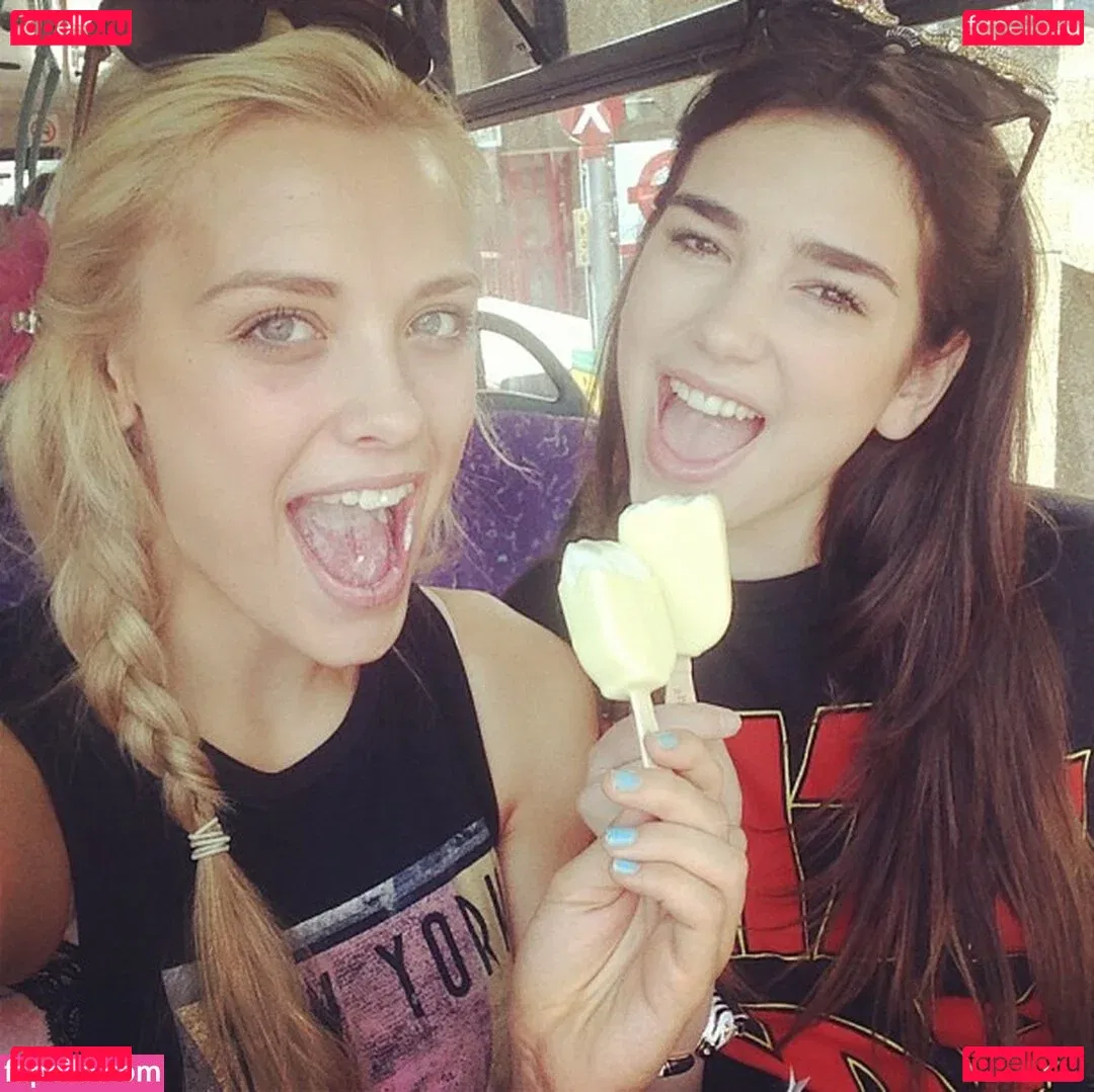 Wallis Day Onlyfans Photo Gallery 