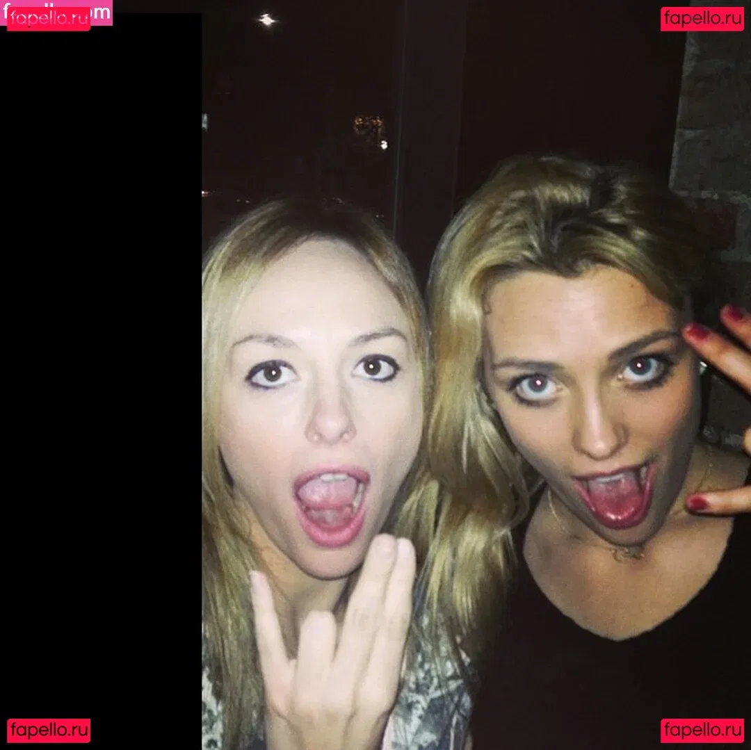 Wallis Day Onlyfans Photo Gallery 