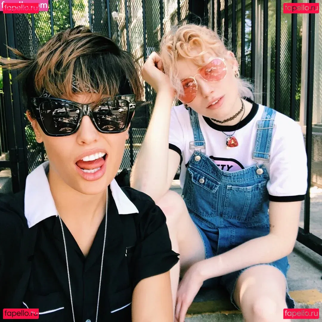 Wallis Day Onlyfans Photo Gallery 