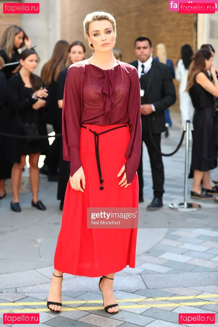 Wallis Day Onlyfans Photo Gallery 