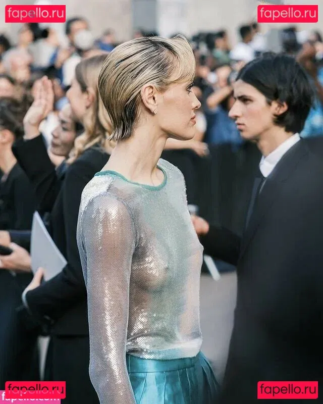 Wallis Day Onlyfans Photo Gallery 