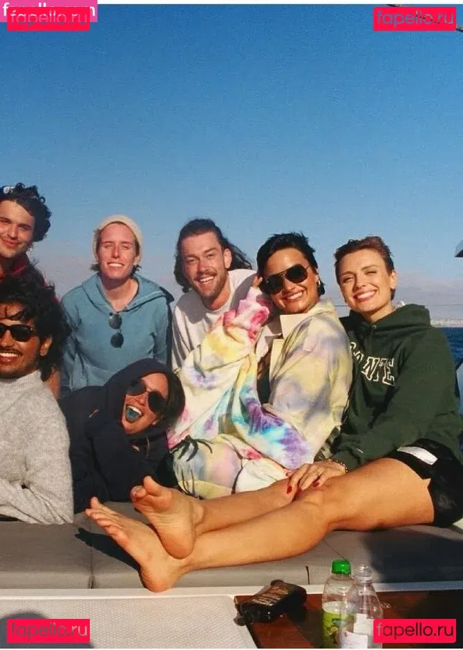 Wallis Day Onlyfans Photo Gallery 