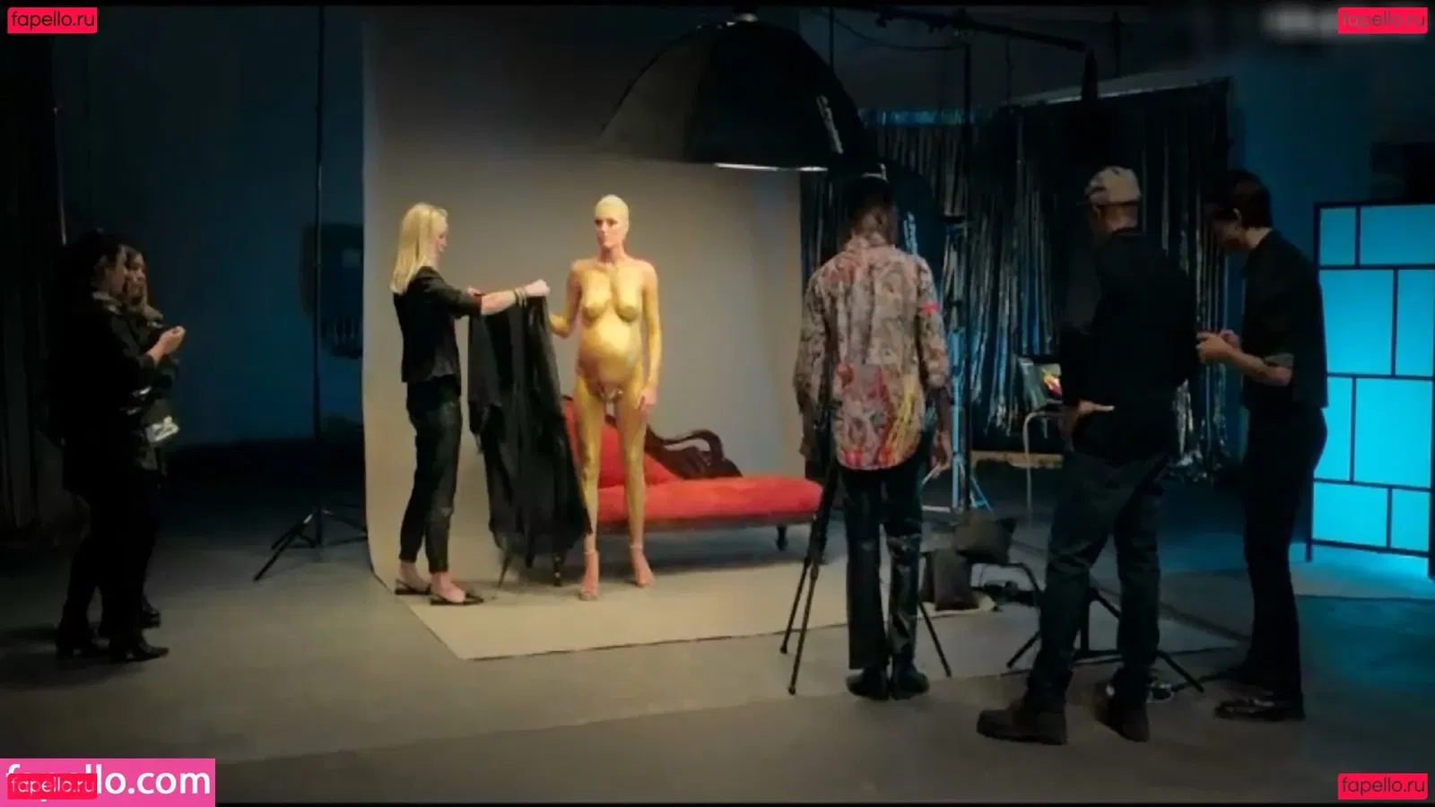 Wallis Day Onlyfans Photo Gallery 