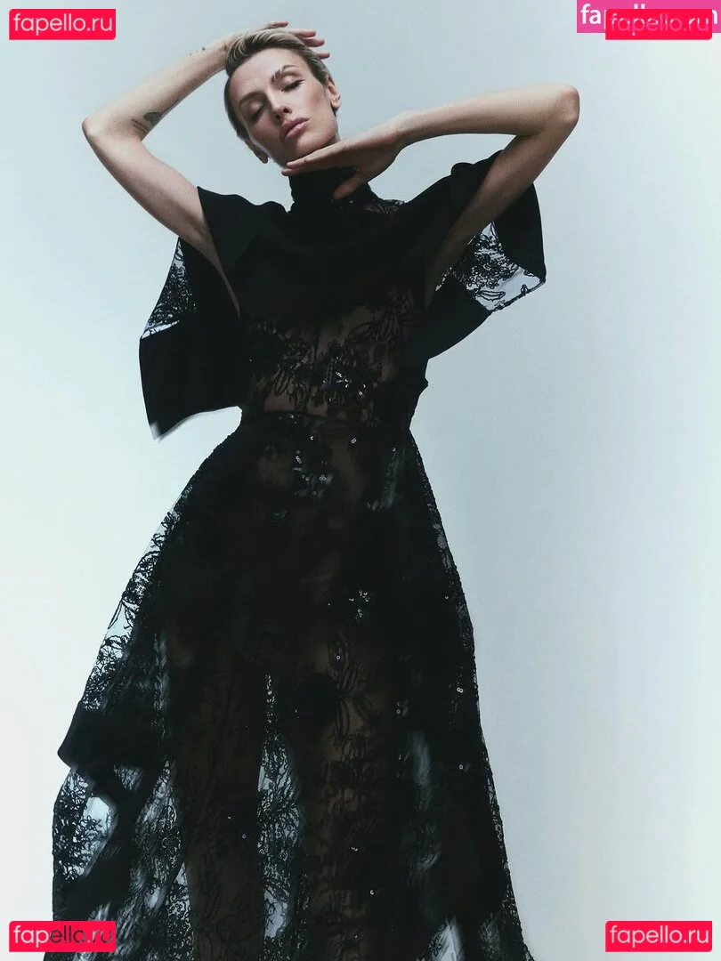 Wallis Day Onlyfans Photo Gallery 