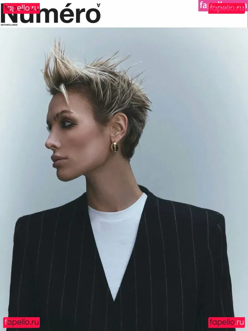 Wallis Day Onlyfans Photo Gallery 