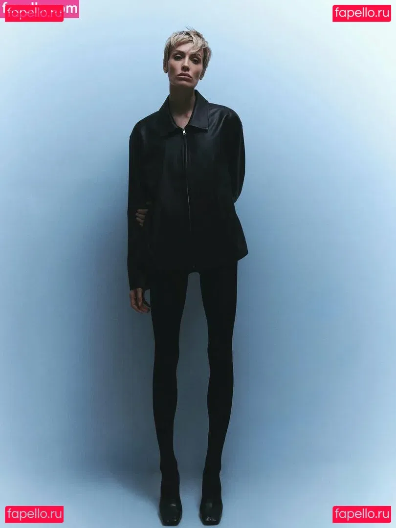 Wallis Day Onlyfans Photo Gallery 