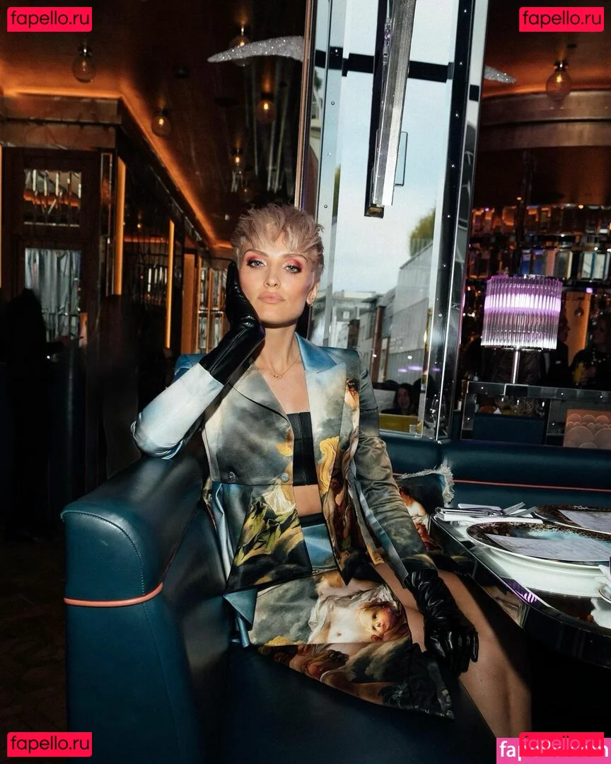 Wallis Day Onlyfans Photo Gallery 