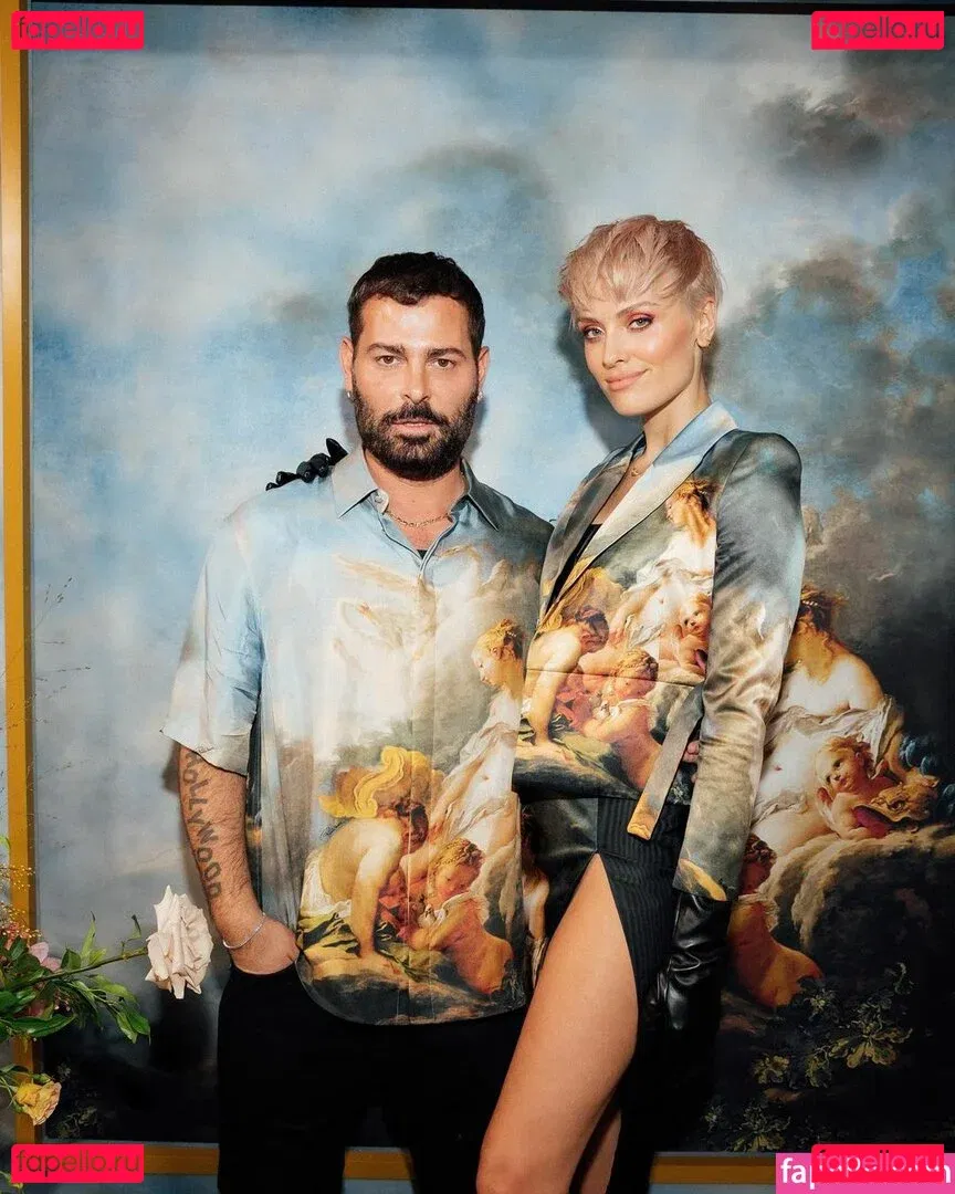 Wallis Day Onlyfans Photo Gallery 