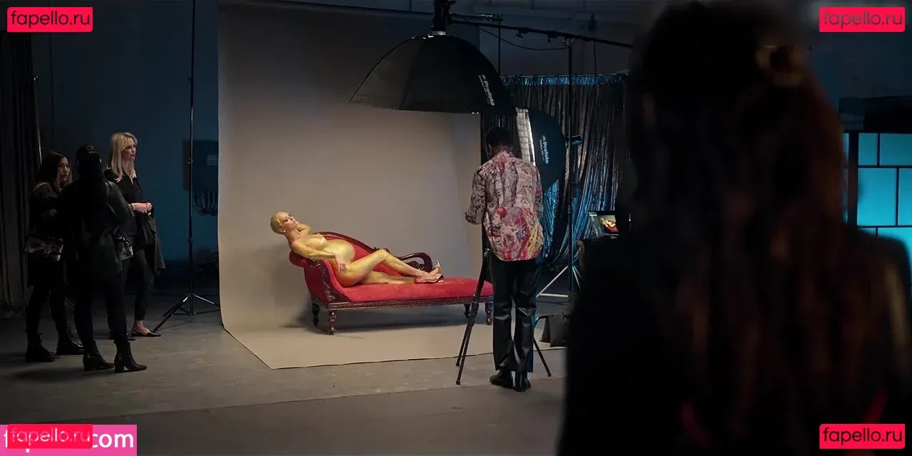 Wallis Day Onlyfans Photo Gallery 