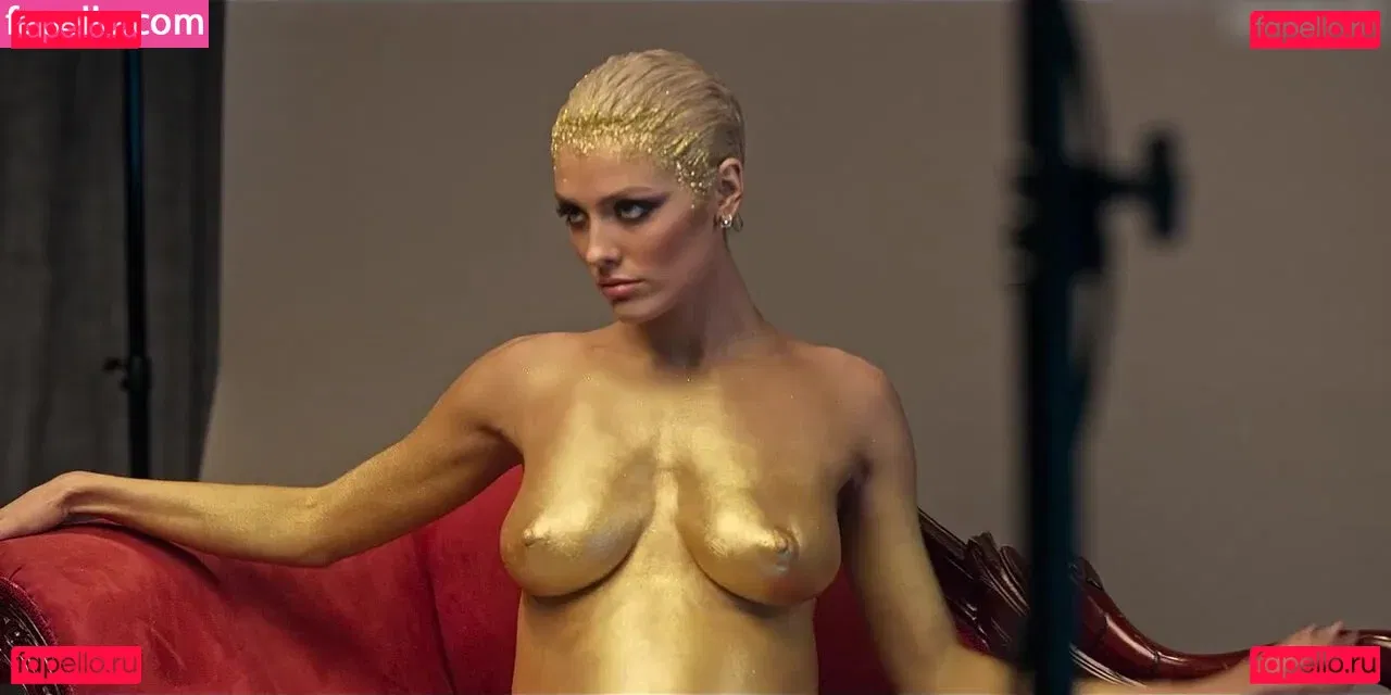 Wallis Day Onlyfans Photo Gallery 