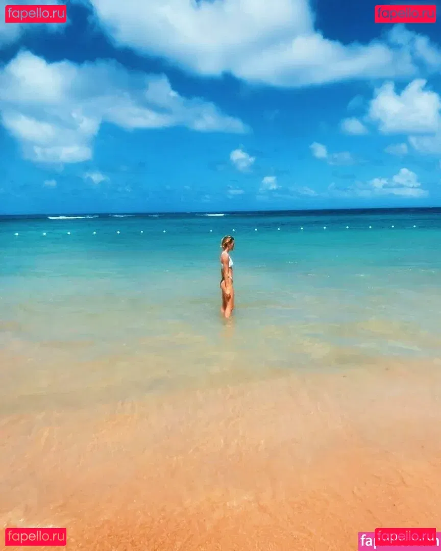 Wallis Day Onlyfans Photo Gallery 