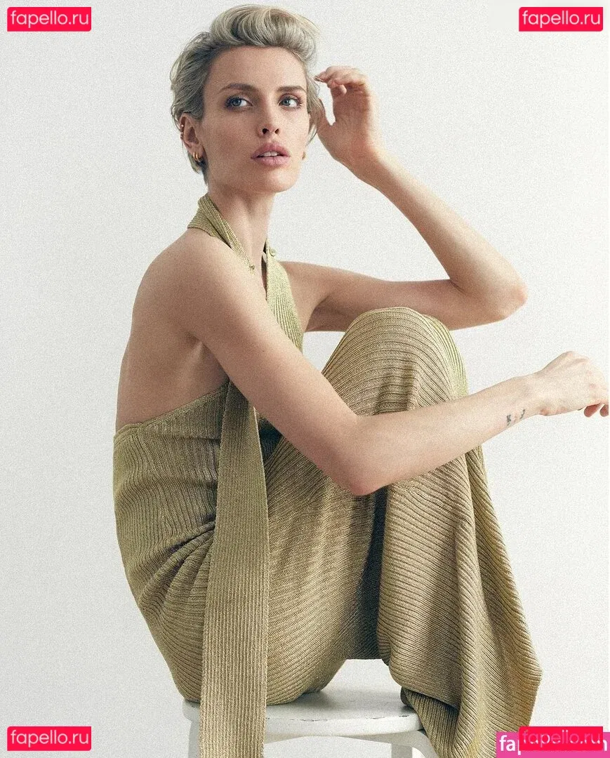 Wallis Day Onlyfans Photo Gallery 