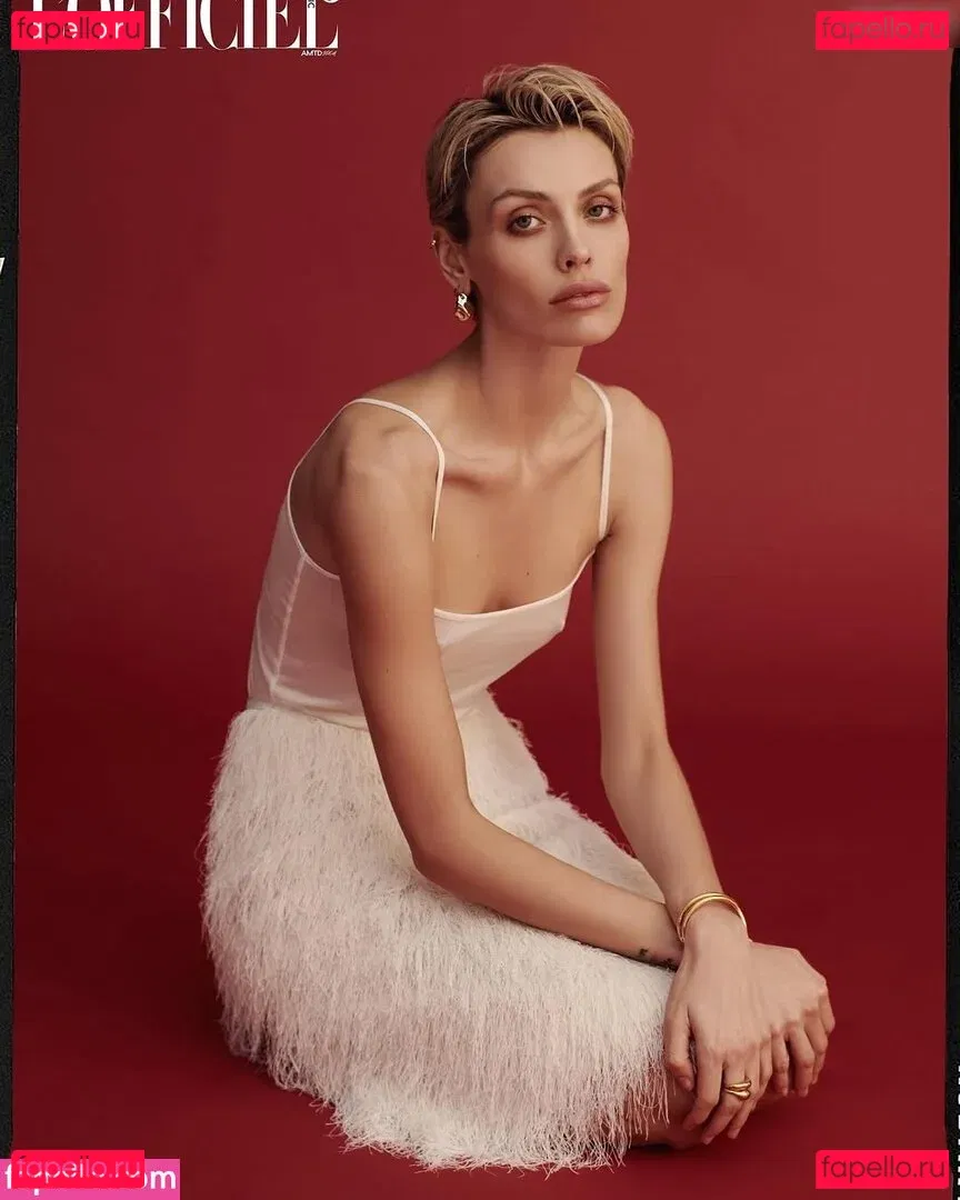 Wallis Day Onlyfans Photo Gallery 