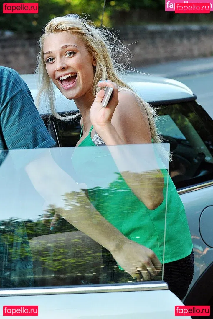 Wallis Day Onlyfans Photo Gallery 