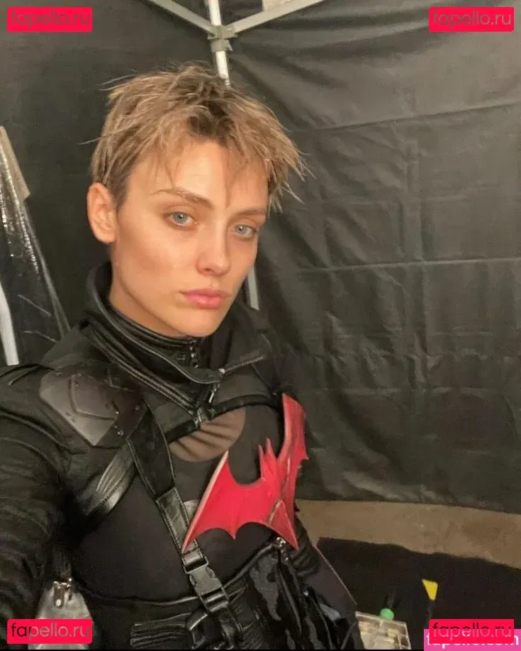 Wallis Day Onlyfans Photo Gallery 