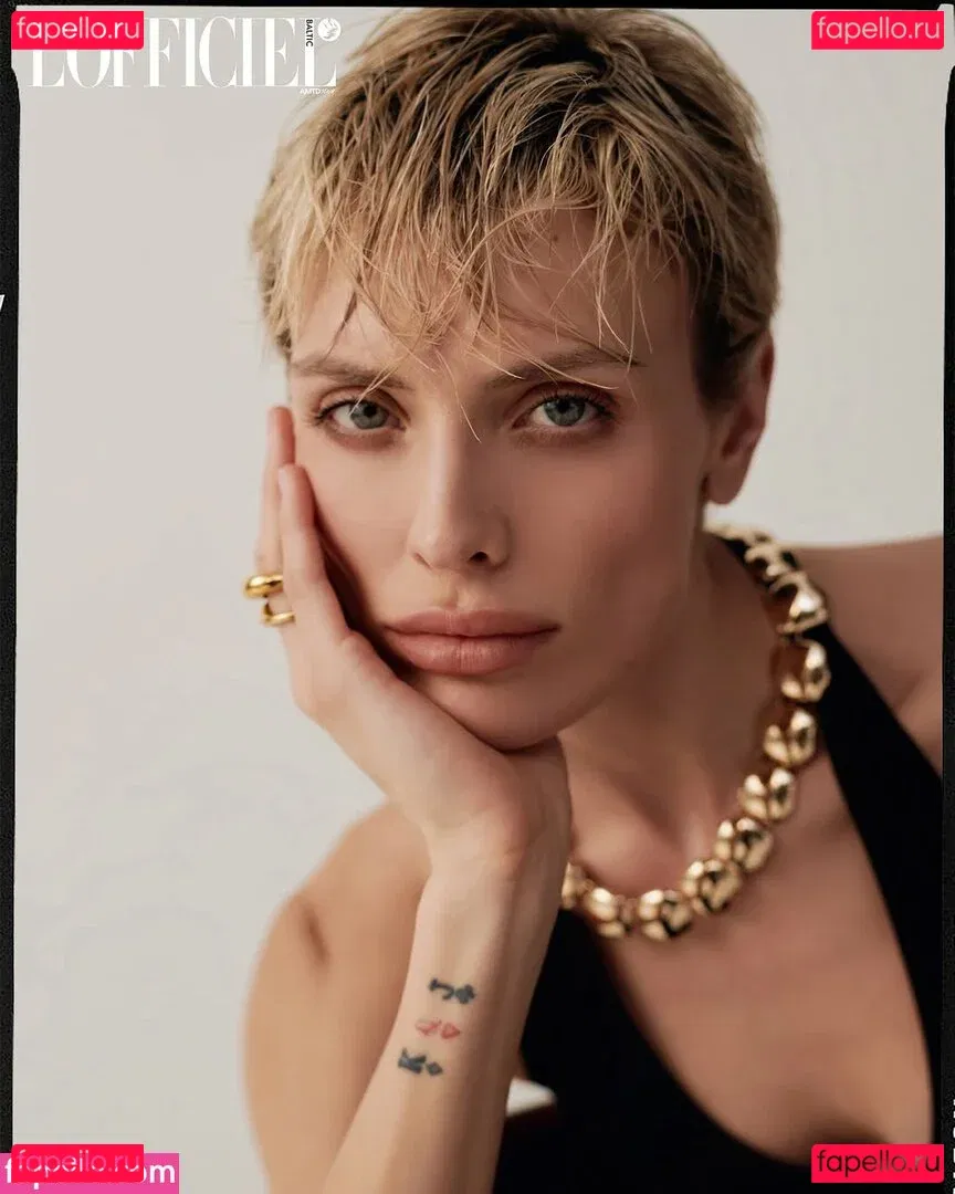 Wallis Day Onlyfans Photo Gallery 