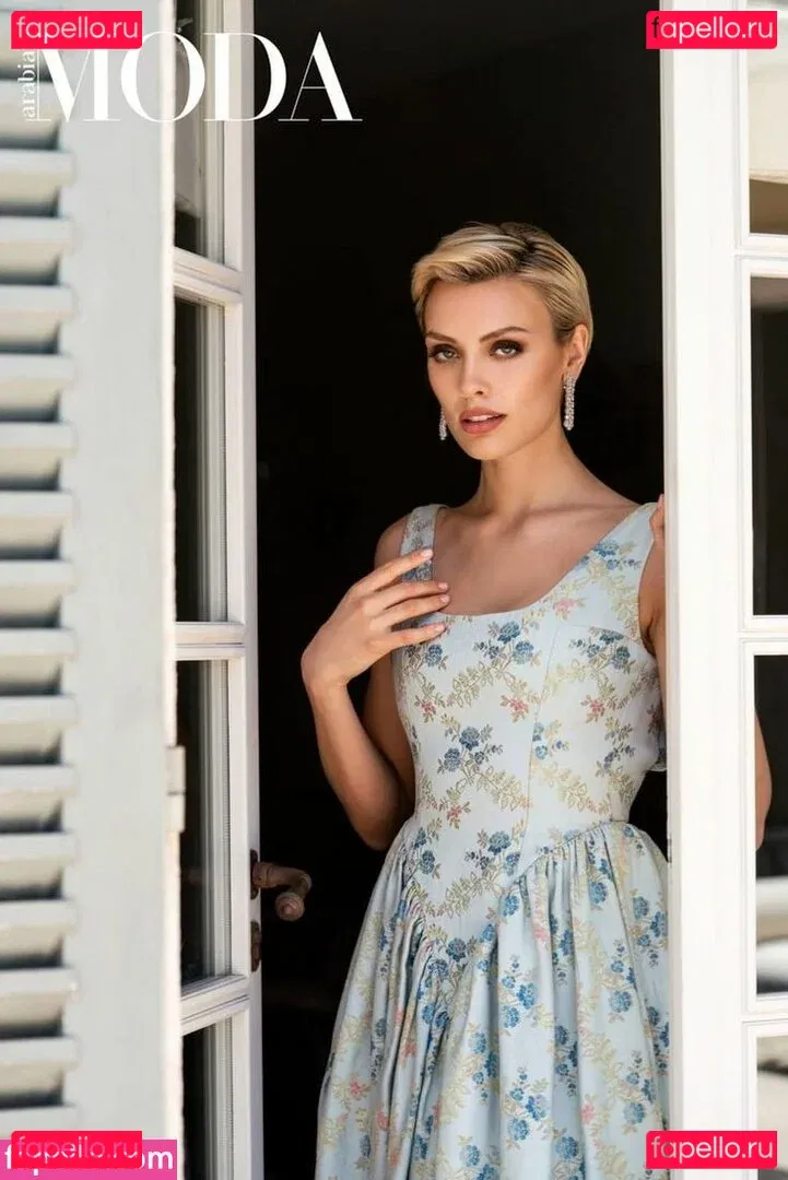 Wallis Day Onlyfans Photo Gallery 