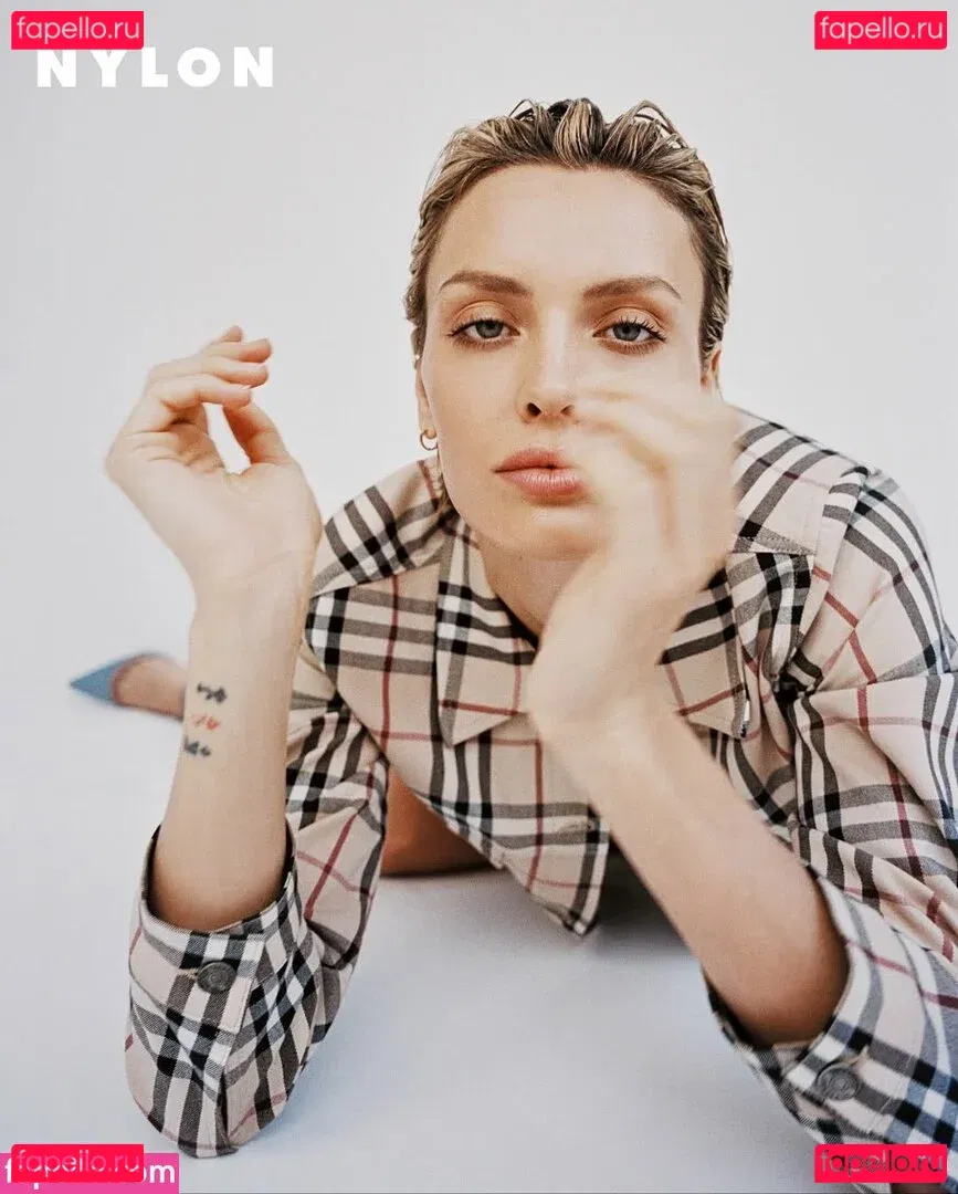 Wallis Day Onlyfans Photo Gallery 