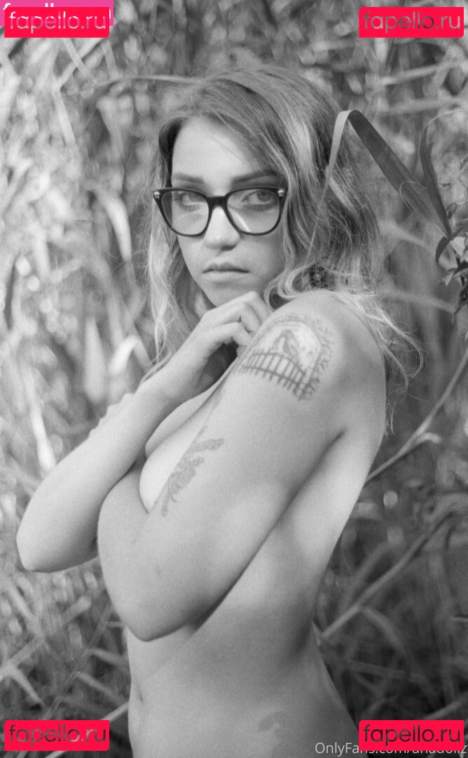 hellcherub / neoliberalhell / neoliberalhell2 / shadowbannedangel Onlyfans Photo Gallery 