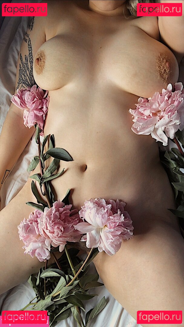 hellcherub / neoliberalhell / neoliberalhell2 / shadowbannedangel Onlyfans Photo Gallery 