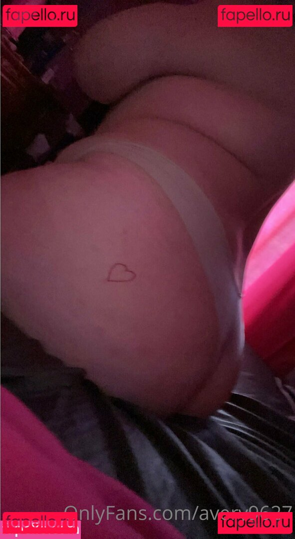 avery9627 / averyrobbie16 Onlyfans Photo Gallery 
