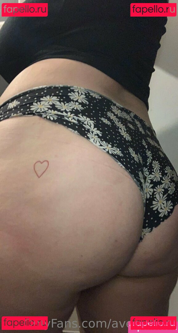 avery9627 / averyrobbie16 Onlyfans Photo Gallery 