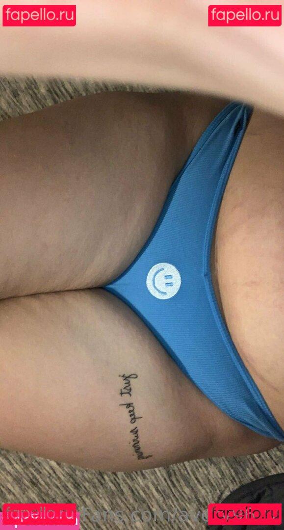 avery9627 / averyrobbie16 Onlyfans Photo Gallery 