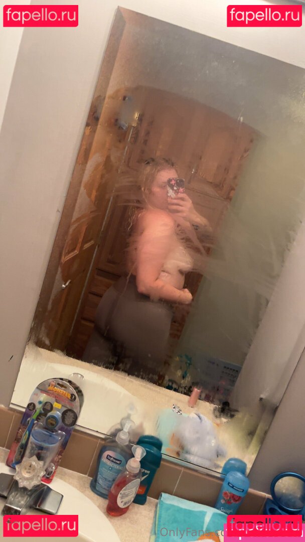 riahlynn05 Onlyfans Photo Gallery 