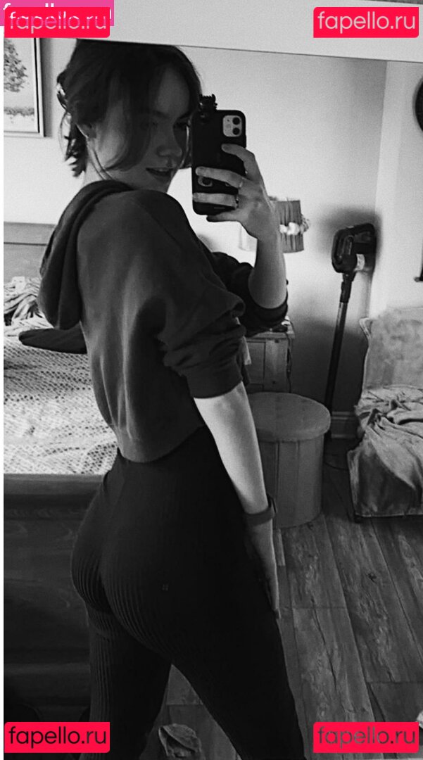 Laura Anne / lauraartea / laurascloudsave Onlyfans Photo Gallery 