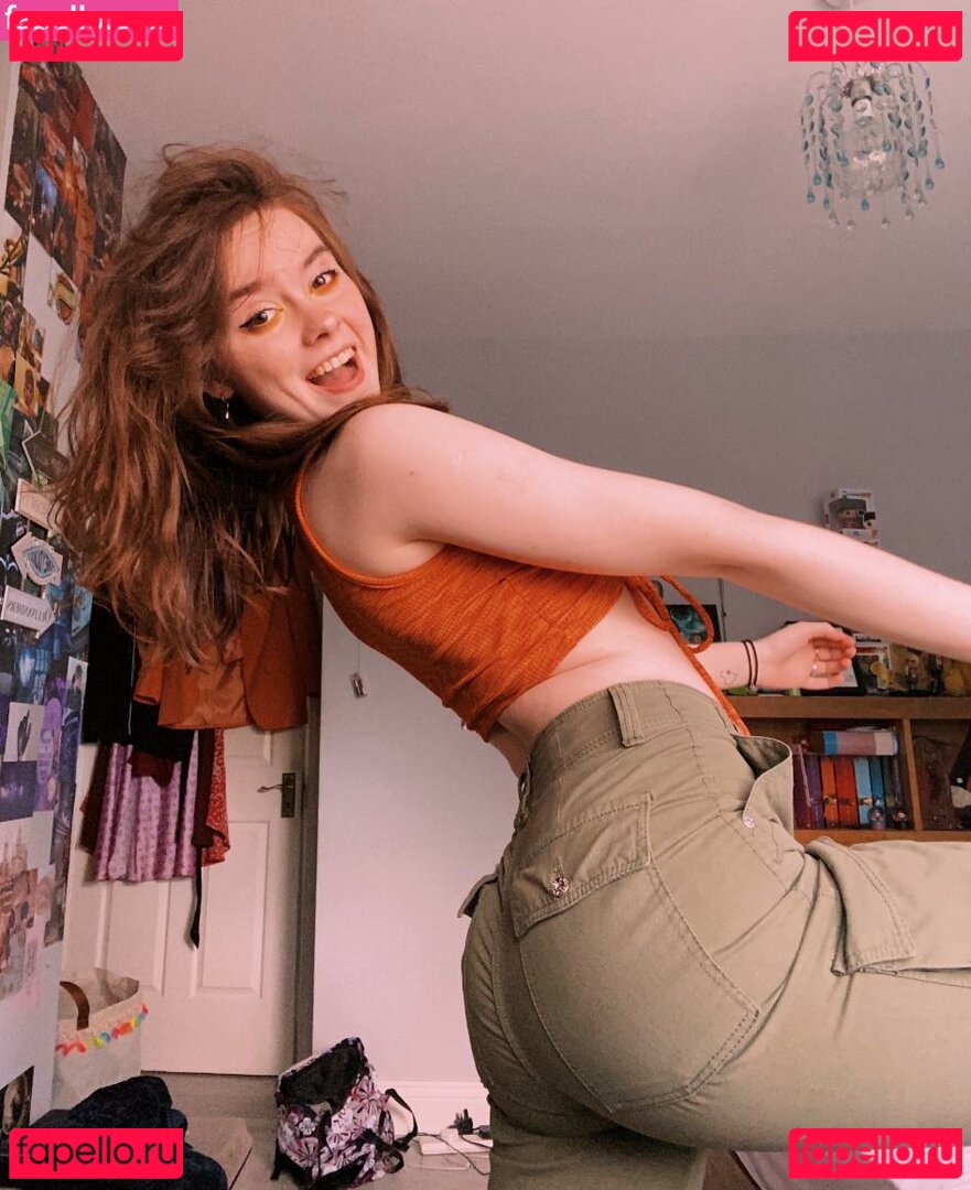 Laura Anne / lauraartea / laurascloudsave Onlyfans Photo Gallery 