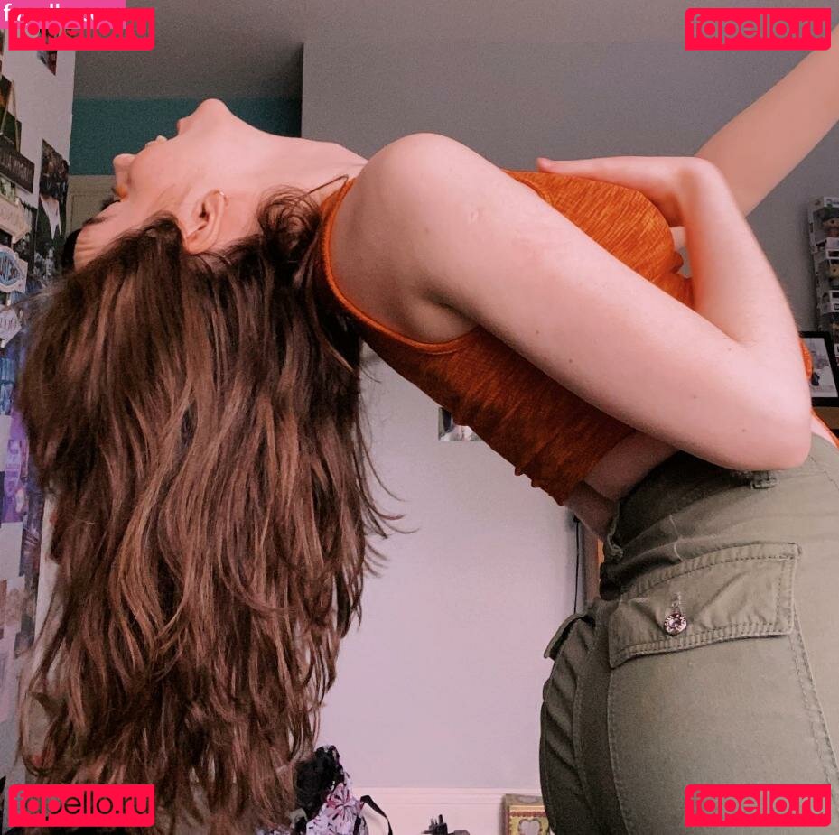 Laura Anne / lauraartea / laurascloudsave Onlyfans Photo Gallery 