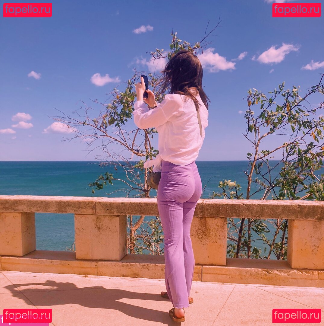 Laura Anne / lauraartea / laurascloudsave Onlyfans Photo Gallery 