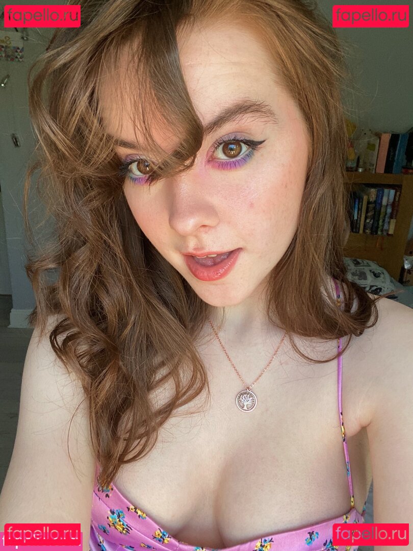 Laura Anne / lauraartea / laurascloudsave Onlyfans Photo Gallery 