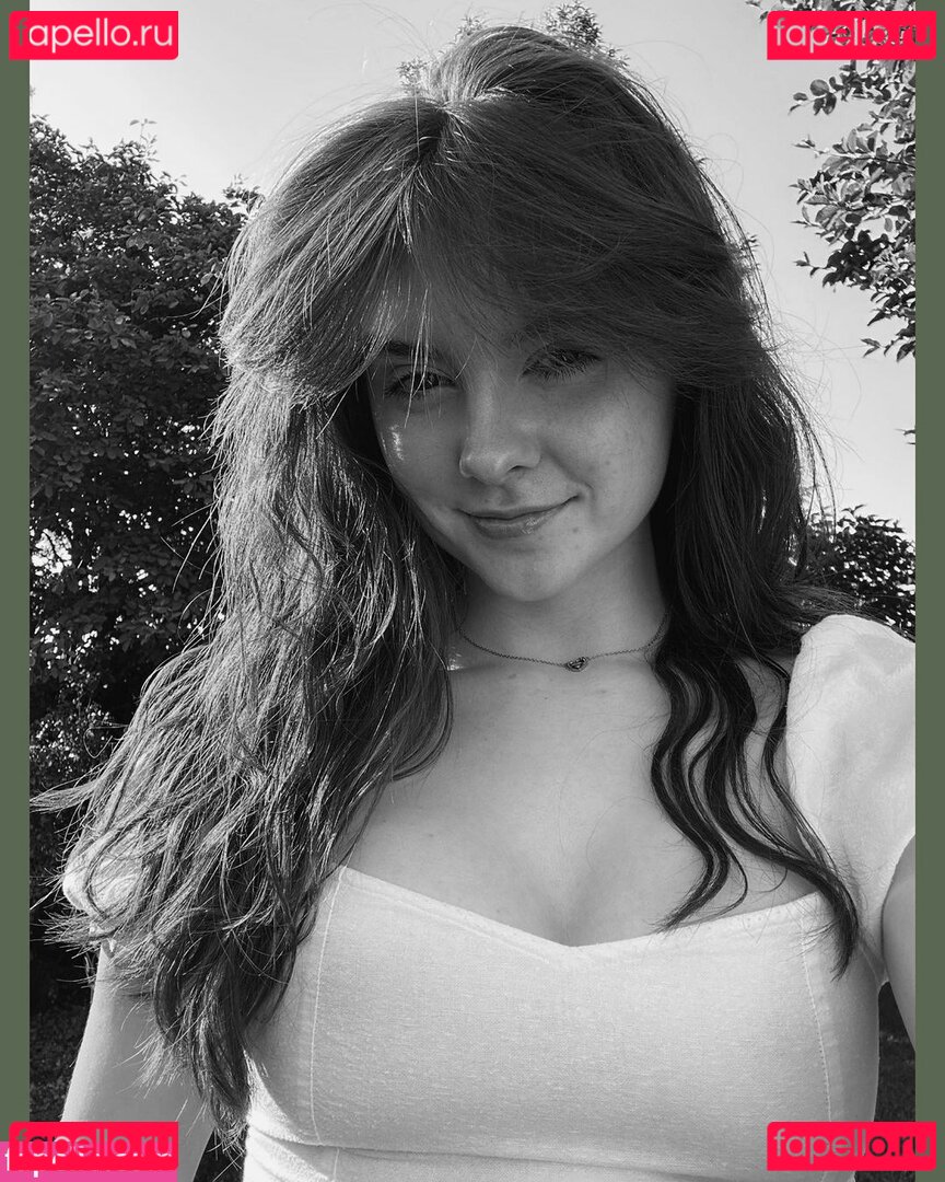 Laura Anne / lauraartea / laurascloudsave Onlyfans Photo Gallery 