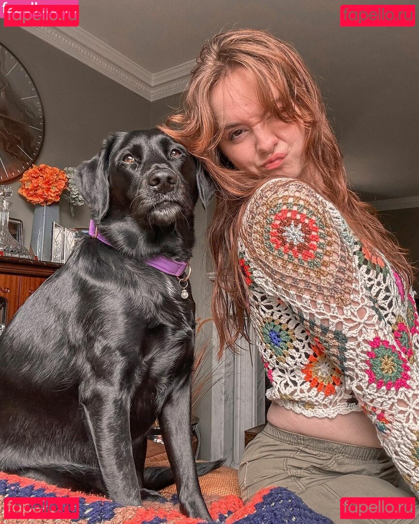 Laura Anne / lauraartea / laurascloudsave Onlyfans Photo Gallery 